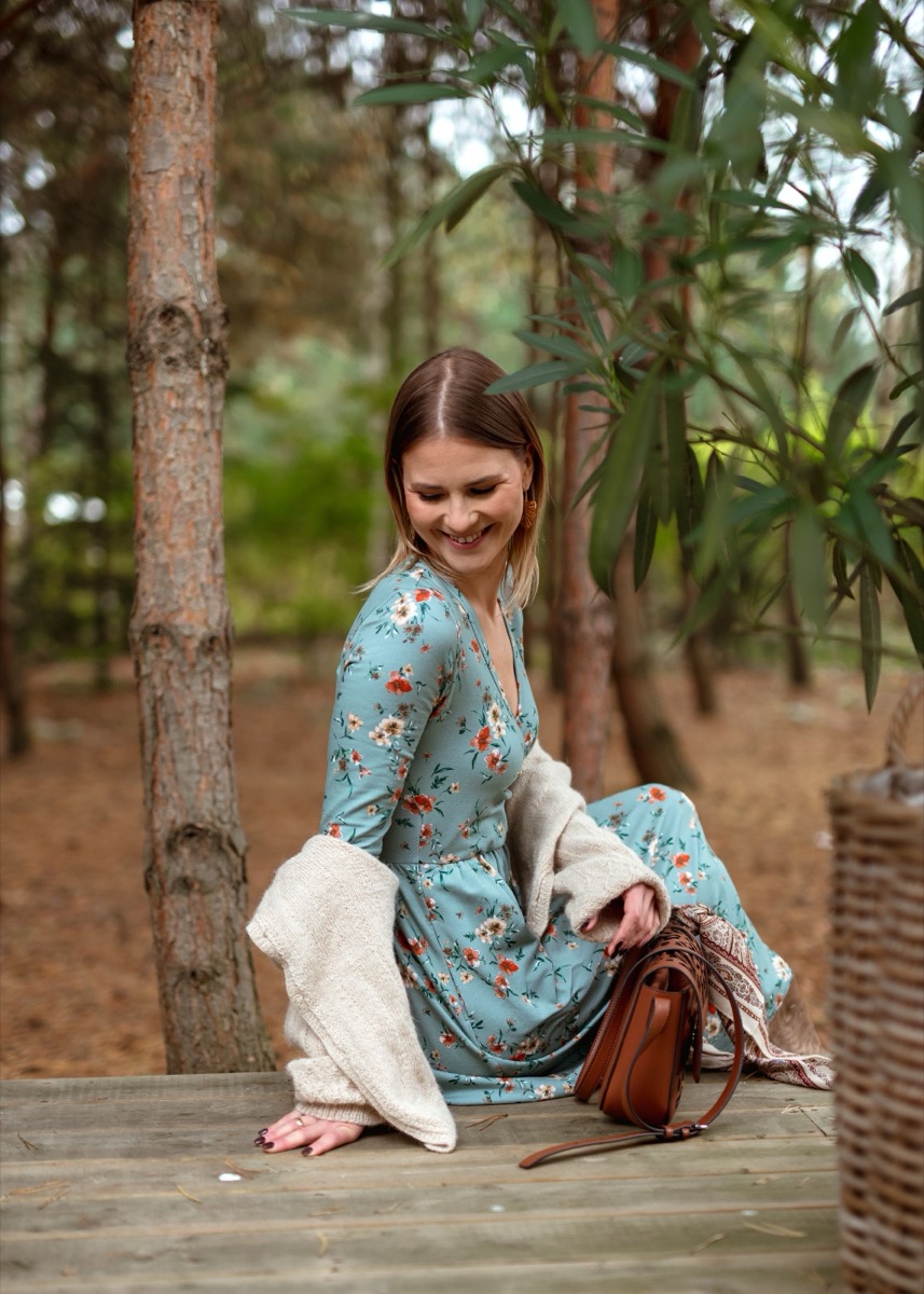 Dzianinowa sukienka midi Mia Mistral - obrazek 5