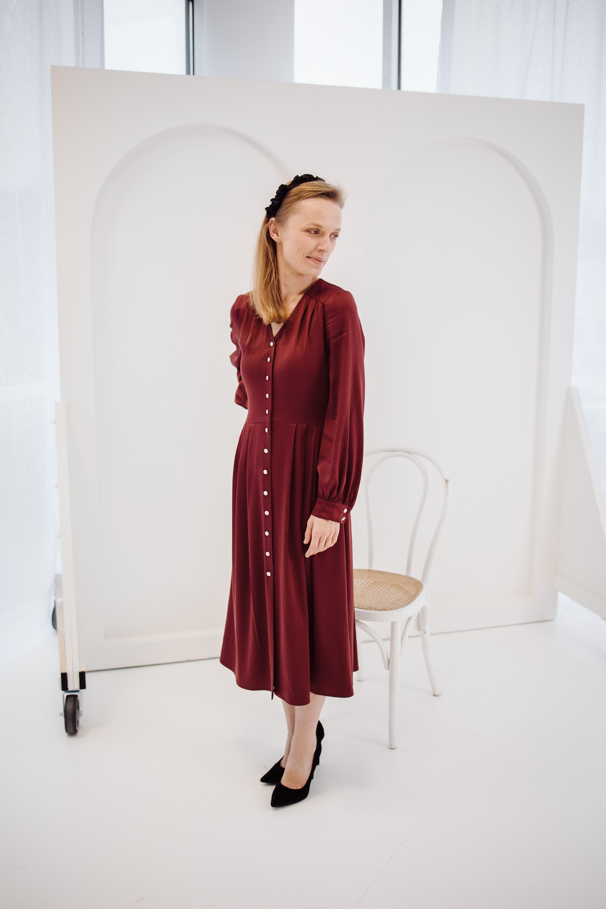 Elegancka sukienka Vella Scarlet - obrazek 3