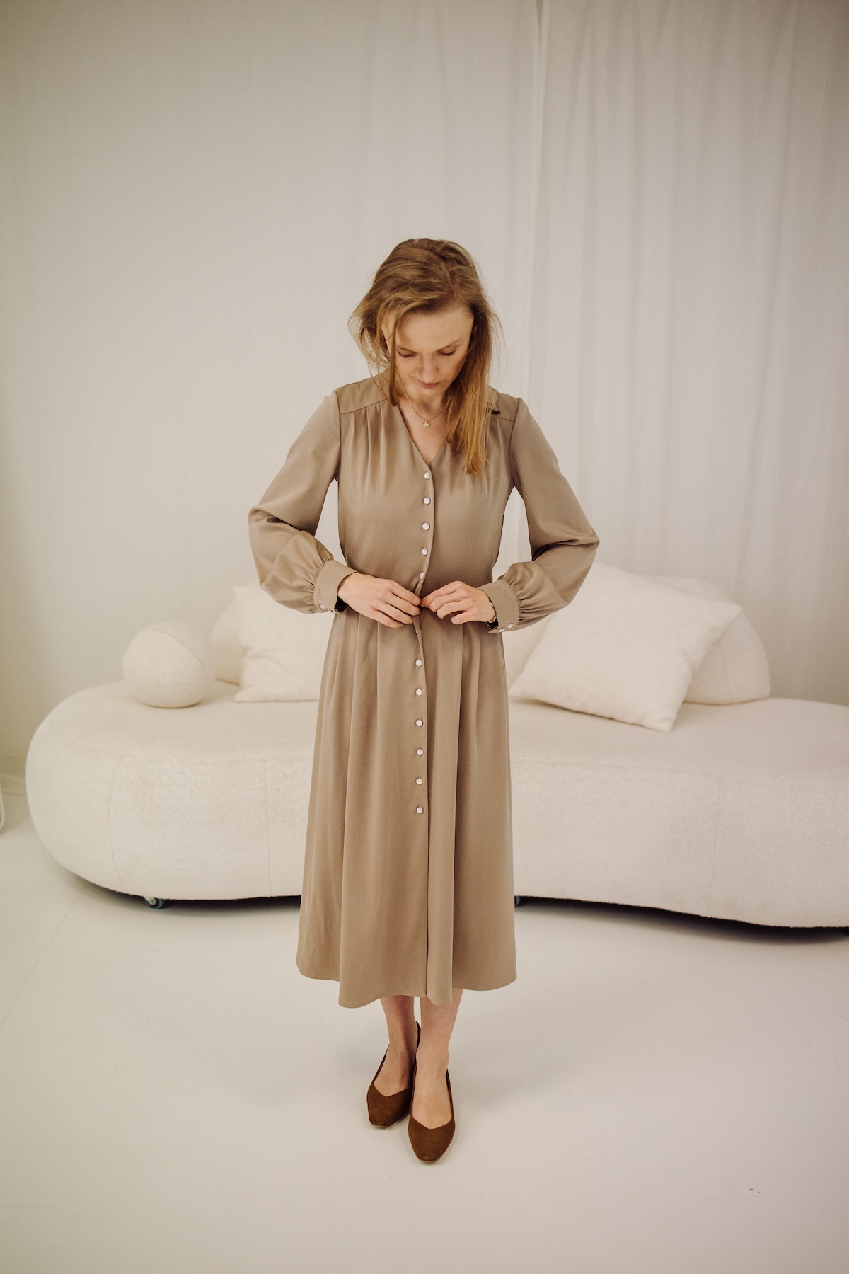 Elegancka sukienka Vella Sandstone